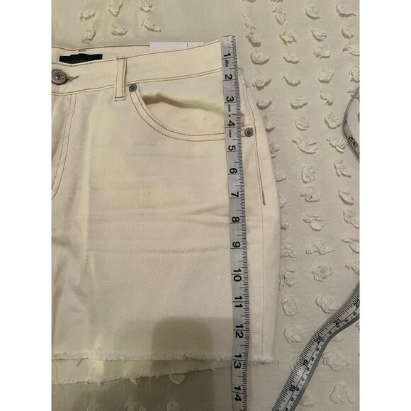 NWT House of Harlow 1960 Women's Ivory High Rise Mom Shorts Size 27 - Picture 8 of 12